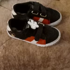 Mickey mouse tennis shoes